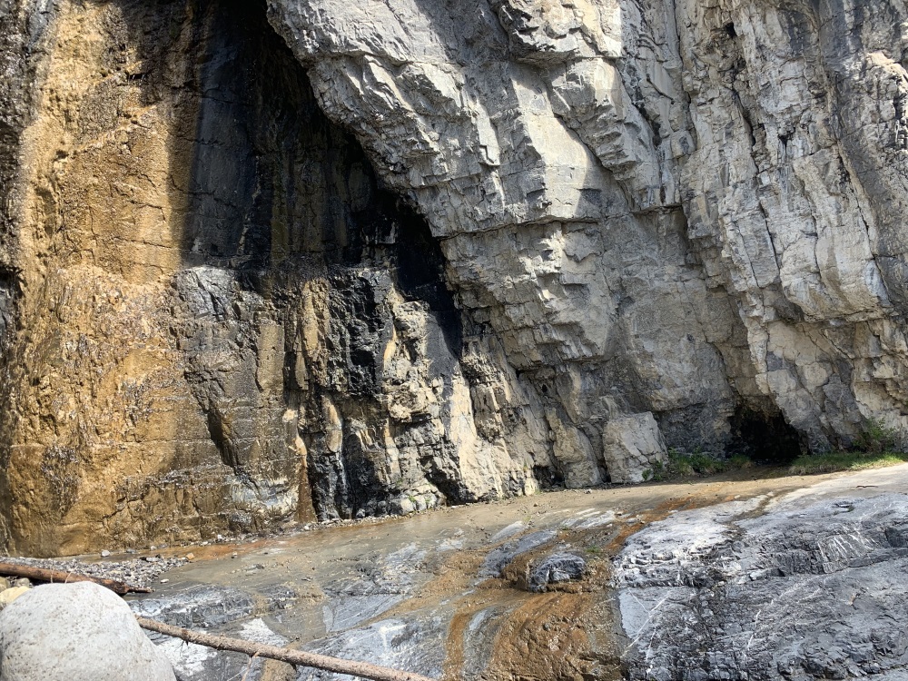 Hiking through Grotto Canyon